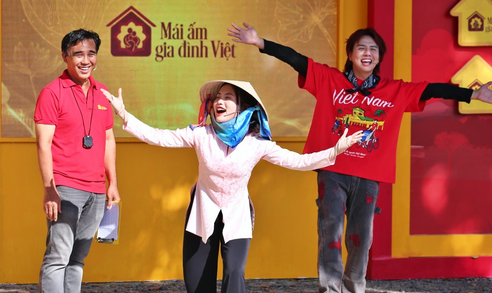 Quyền Linh, Phương Mỹ Chi, Duy Khánh tại show thực tế. Ảnh: Bee