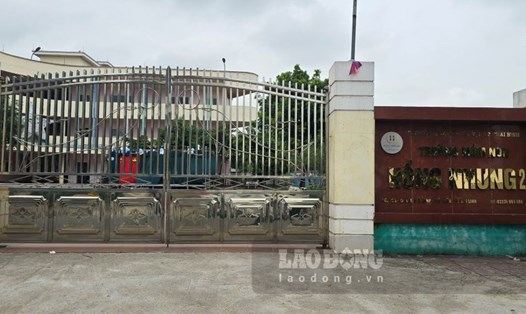Một cô giáo Trường Mầm non Hồng Nhung cơ sở 2 ở TP.Thái Bình bị bắt khẩn cấp phục vụ điều tra. Ảnh: Trung Du