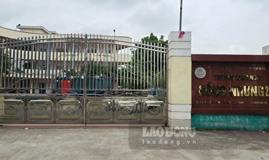 Một cô giáo Trường Mầm non Hồng Nhung cơ sở 2 ở TP Thái Bình bị bắt khẩn cấp phục vụ điều tra. Ảnh: Trung Du