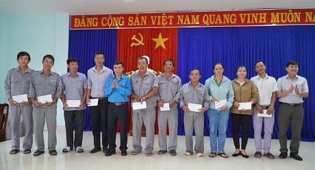 Kon Tum hỏi thăm tiền lương, thỏa ước lao động tại một số doanh nghiệp