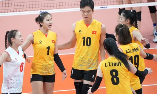 Tuyển bóng chuyền nữ Việt Nam tại AVC Challenge Cup 2024. Ảnh: VFV