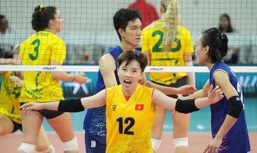 Tuyển bóng chuyền nữ Việt Nam tại AVC Challenge Cup 2024. Ảnh: VFV 