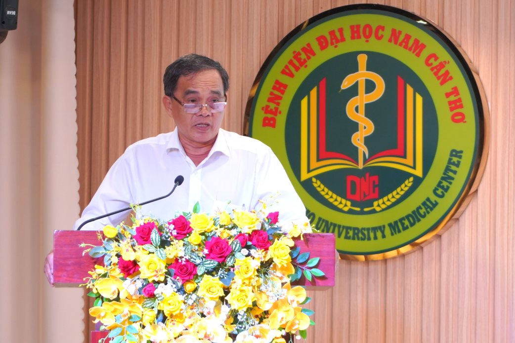 Ông Cao Hoàng Anh - Phó Giám đốc Sở Y tế TP Cần Thơ phát biểu tại buổi lễ. Ảnh: Tạ Quang