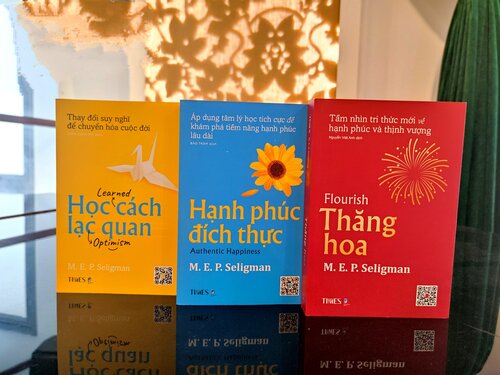 Bộ sách "chữa lành" tinh thần của Giáo sư tâm lý học Seligman. Ảnh: NXB