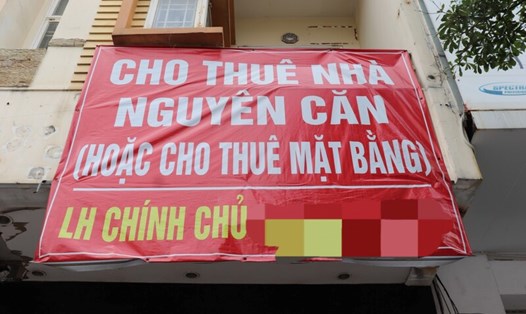 Nhiều cửa hàng tại Đà Nẵng trả mặt bằng, sang nhượng. Ảnh: Nguyễn Linh