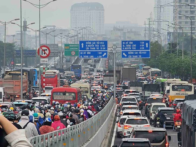 Hà Nội lý giải nguyên nhân ùn tắc tại khu vực cầu vượt thép hơn 340 tỉ đồng