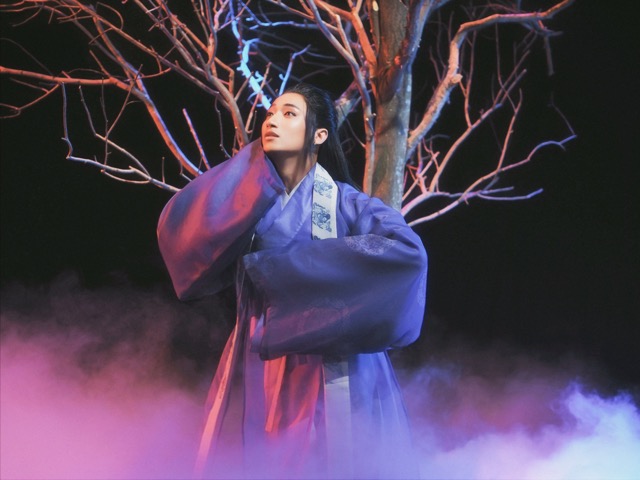 Adam Lâm trong tạo hình cổ trang. Ảnh: NSCC.