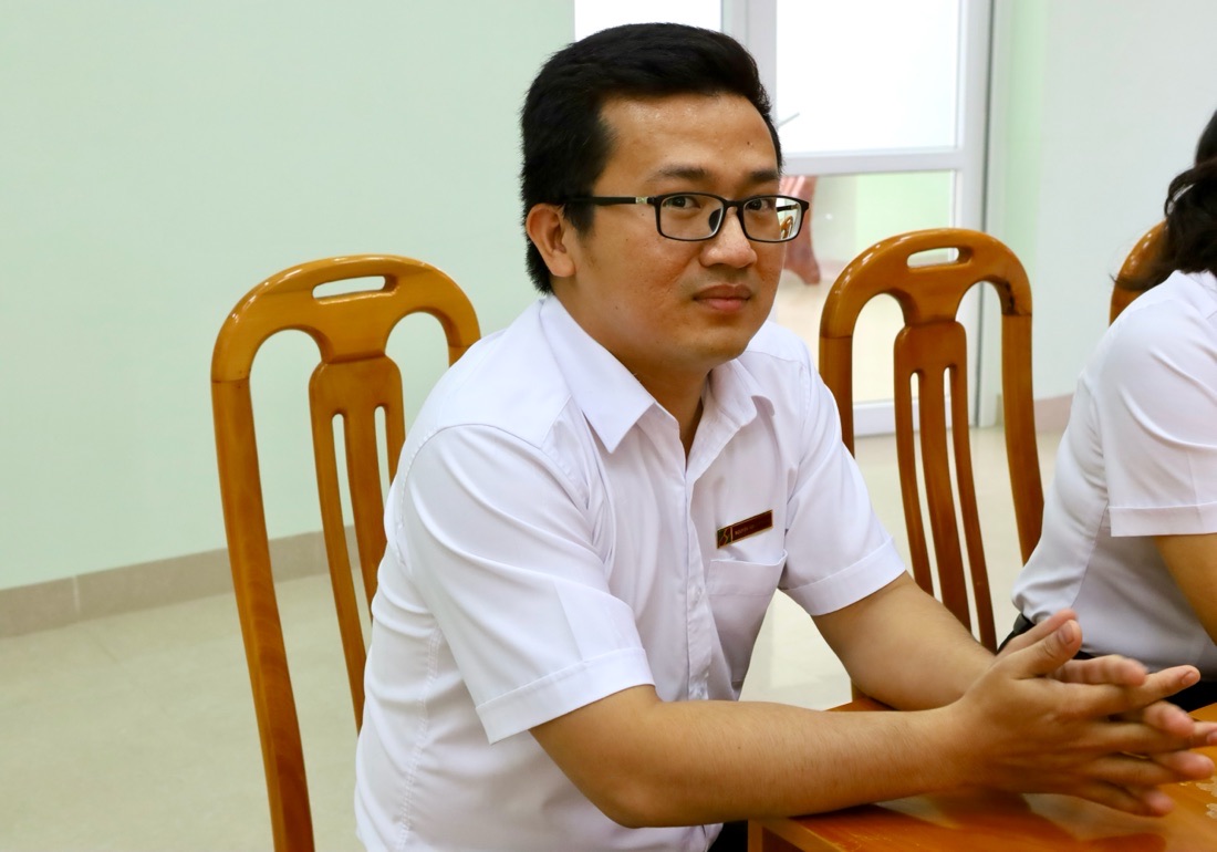Nhân viên ngân hàng Nguyễn Minh Khanh kịp thời phát giác vụ việc. Ảnh: Duy Tuấn