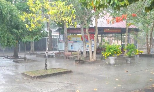 Cơn mưa đầu mùa ở TP Phú Quốc đã giúp giải nhiệt phần nào tình trạng nắng nóng gay gắt những ngày qua. Ảnh: Xuân Nhi