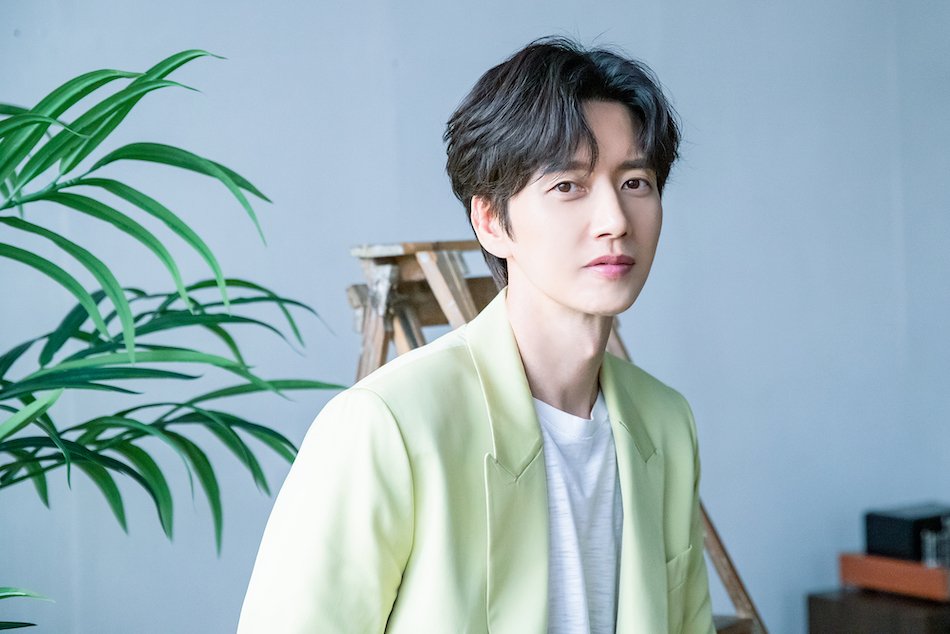 Park Hae Jin có ngoại hình trẻ trung, gương mặt sáng. Ảnh: Instagram