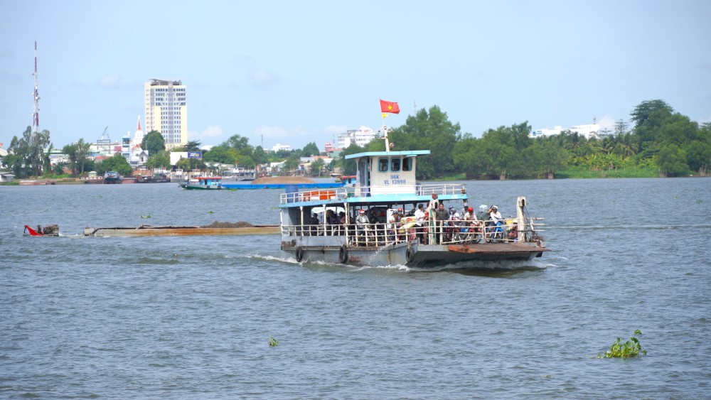 Ghi nhận của Báo Lao Động ngày 4.5 tại hai bến phà ở TP Cần Thơ và tỉnh Vĩnh Long, các chuyến phà đã hoạt động trở lại như thường ngày.