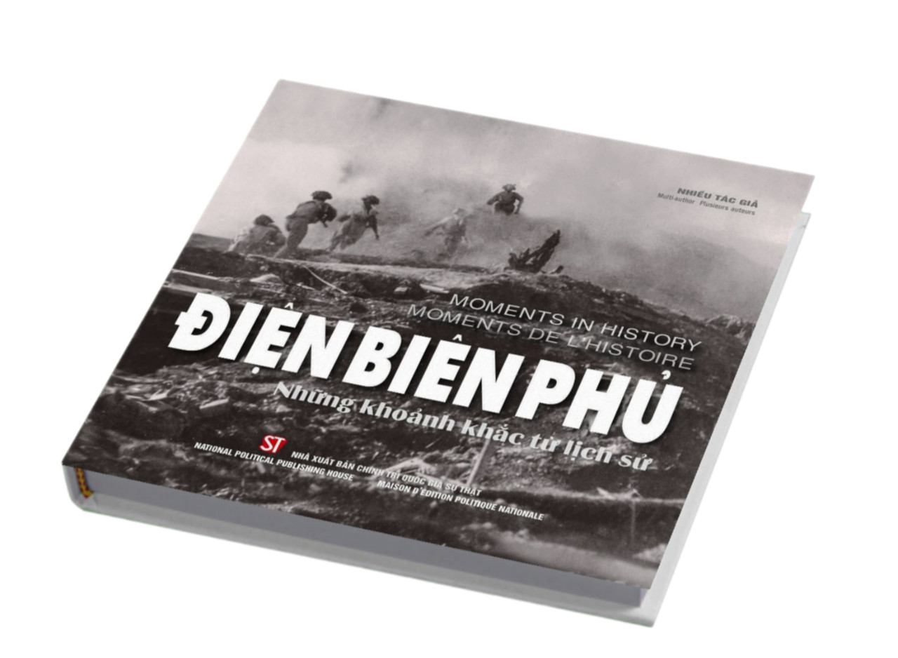 Sách ảnh “Điện Biên Phủ - Những khoảnh khắc lịch sử” bằng 3 thứ tiếng - vừa được xuất bản. Ảnh: Nhà xuất bản