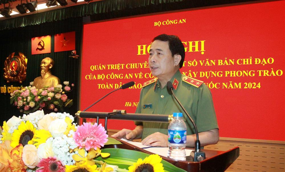 Thứ trưởng Lê Quốc Hùng phát biểu chỉ đạo tại Hội nghị. Ảnh: Cổng TTĐT Bộ Công an