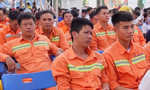 Doanh nghiệp và người lao động Đà Nẵng hưởng ứng tháng Công nhân. Ảnh: Trần Thi