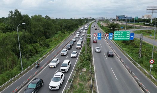 Đường dẫn cao tốc TPHCM - Long Thành - Dầu Giây sẽ được mở rộng lên 8 làn xe. Ảnh: Hữu Chánh
