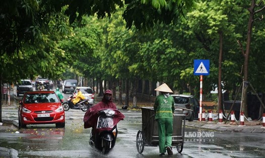 Dự báo ngày mai 6.5 Hà Nội có mưa rào và dông vài nơi. Ảnh: Tùng Giang
