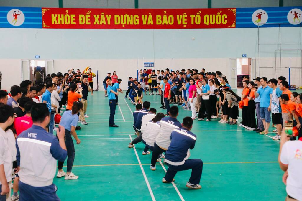 CNVC, NLĐ hứng khởi tham gia hội thao.  Ảnh: Nguyễn Trường 