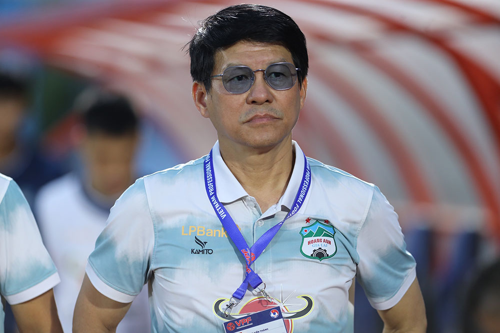 Huấn luyện viên Vũ Tiến Thành hài lòng với lối chơi của Hoàng Anh Gia Lai. Ảnh: Thanh Vũ