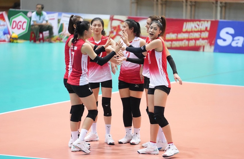 5. Các thương hiệu tất bóng chuyền nổi bật