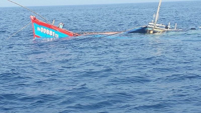 4 tàu cá gặp nạn, 1 người tử vong, 11 thuyền viên mất tích