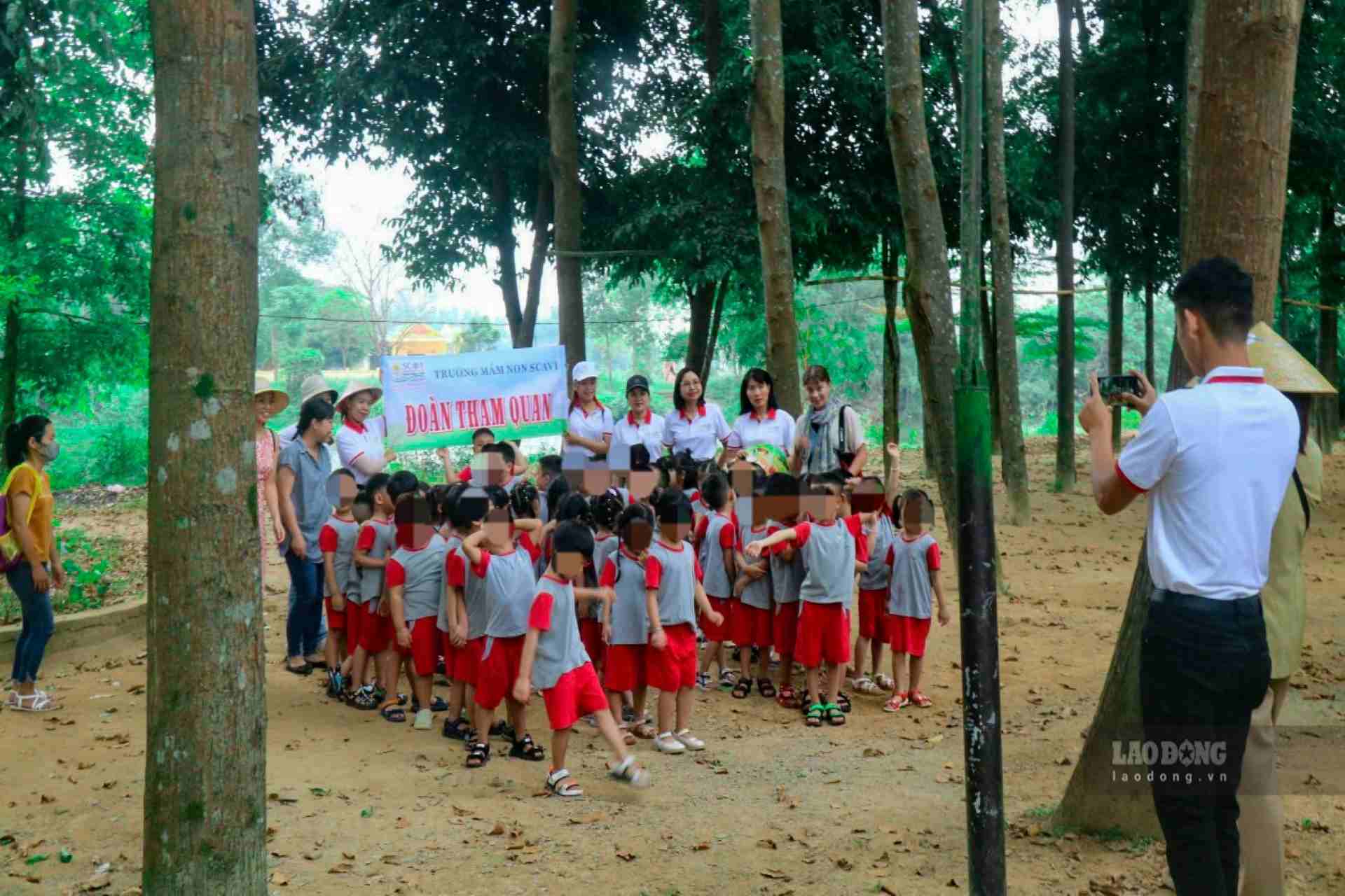 Với những lợi thế hiện có, làng cổ Phước Tích ngày nay đang trở thành điểm đến hấp dẫn đối với mọi người dân, du khách trong và ngoài nước.