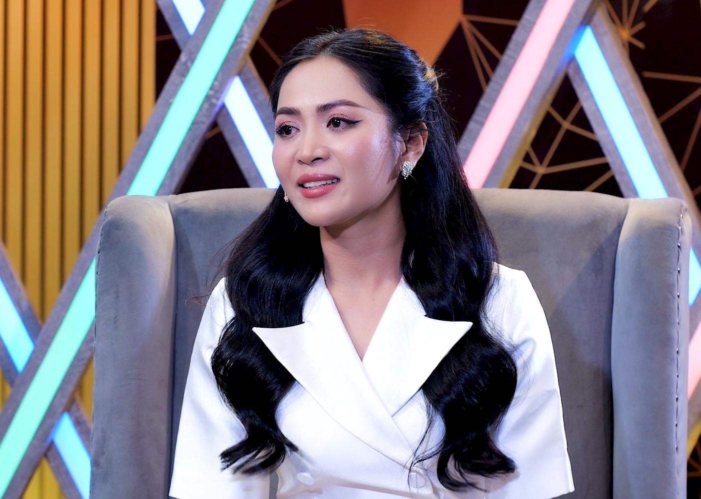 Duyên Quỳnh trải lòng tại Chuyện tối cùng sao. Ảnh: NSX.