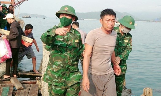6 ngư dân trong vụ 4 tàu bị nạn trên biển đã vào bờ, 11 người vẫn còn mất tích. Ảnh: BĐBP Quảng Bình