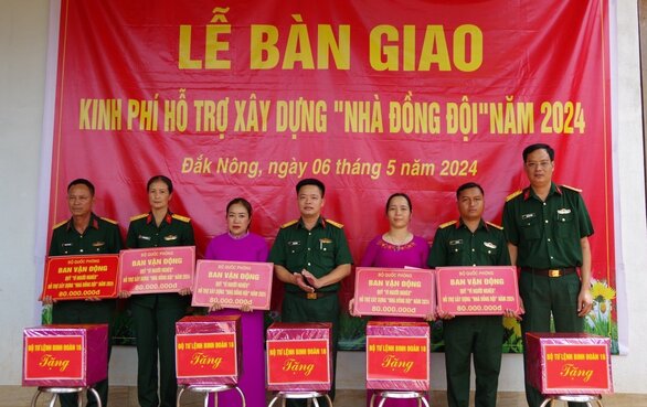 Bộ đội hỗ trợ xây dựng 7 căn nhà tình nghĩa cho hộ nghèo ở Đắk Nông