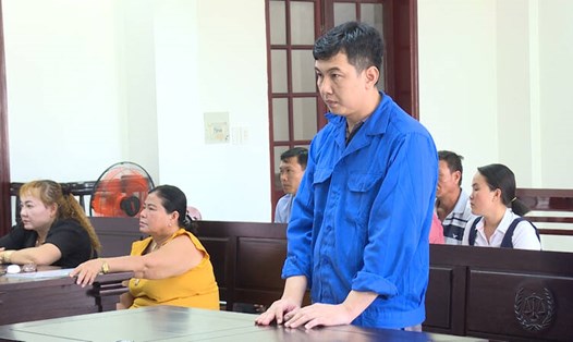 Bị can Nguyễn Minh Khánh Duy tại Tòa án nhân dân tỉnh Vĩnh Long. Ảnh: Công an cung cấp. 