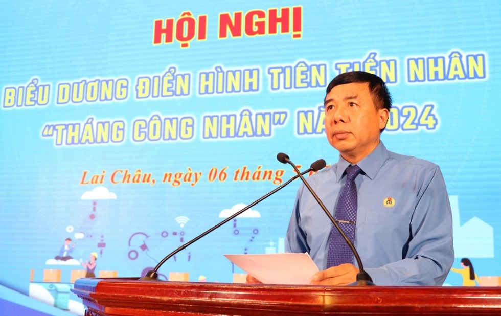 Đồng chí Hoàng Thọ Trung - Chủ tịch Liên đoàn Lao động tỉnh Lai Châu phát biểu tại Hội nghị. Ảnh: Thu Thảo 