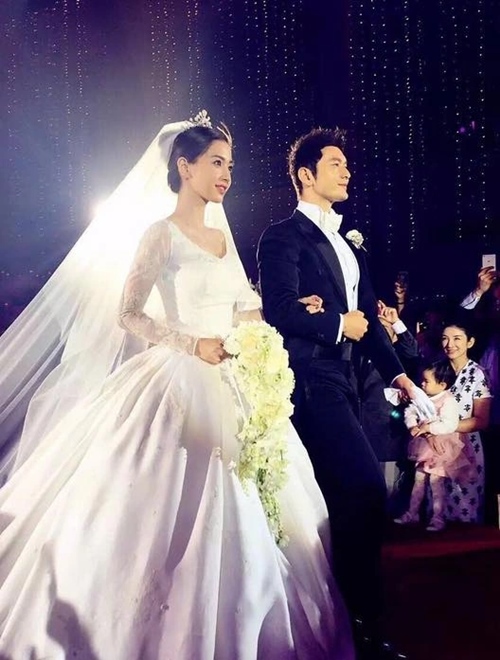 Huỳnh Hiểu Minh tổ chức đám cưới hoành tráng với bà xã Angela Baby năm 2015. Ảnh: Weibo