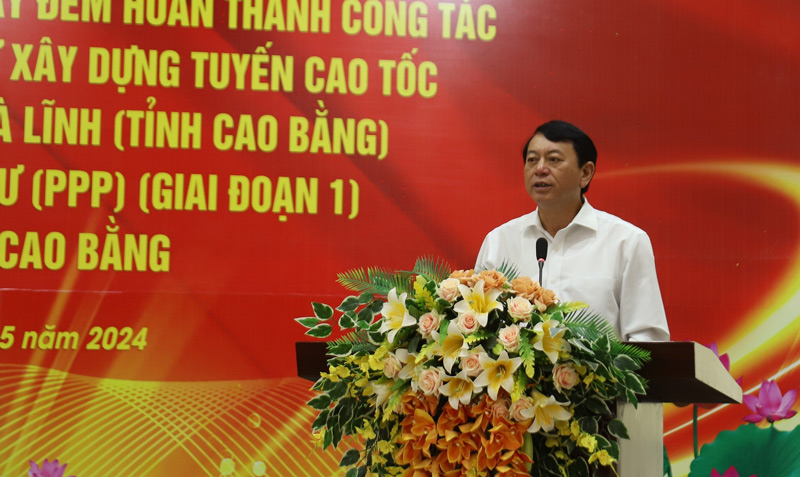 Chủ tịch UBND tỉnh Cao Bằng Hoàng Xuân Ánh phát biểu tại hội nghị. Ảnh: Kim Cúc.