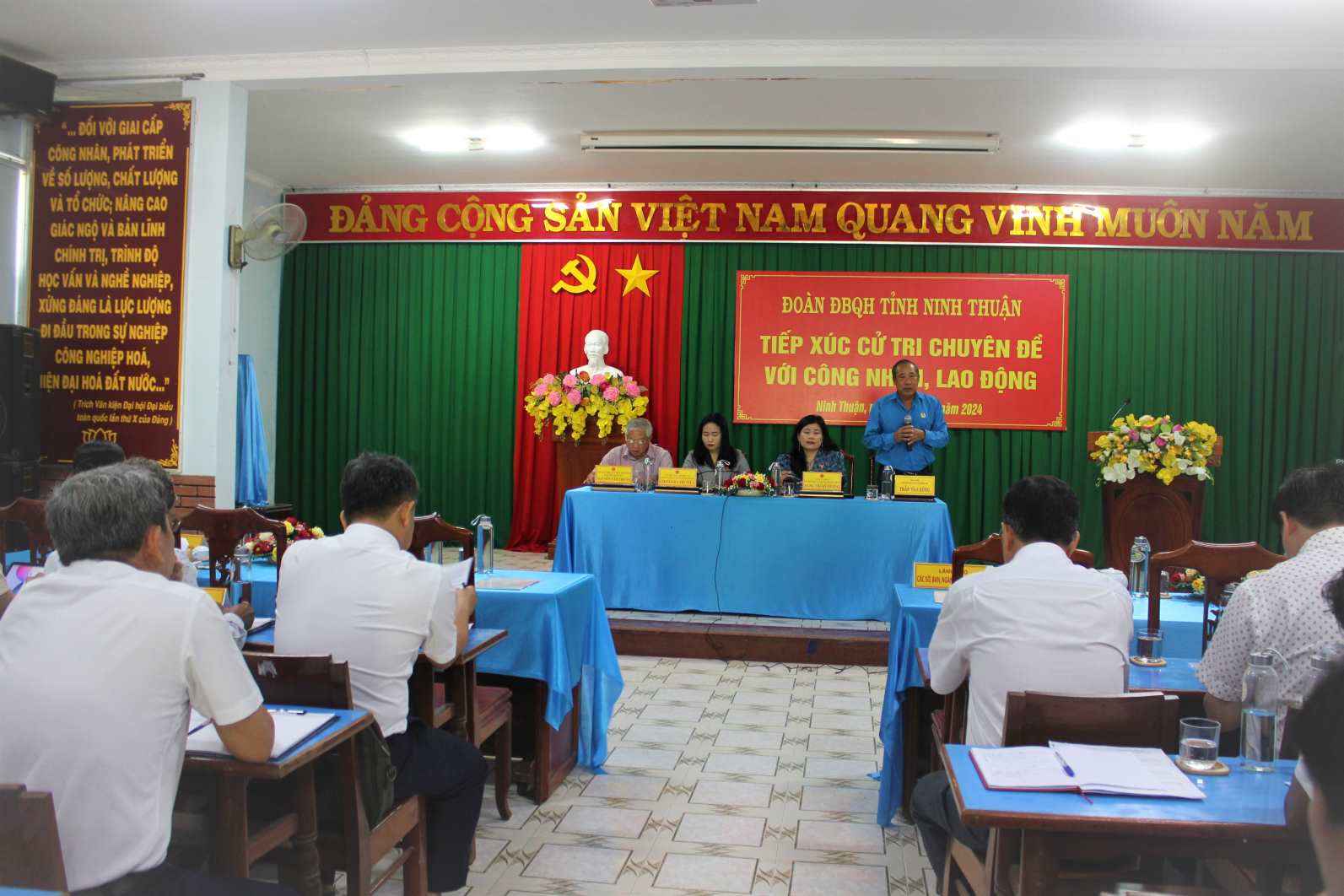 Hội nghị tiếp xúc cử tri công nhân lao động được LĐLĐ tỉnh Ninh Thuận và Đoàn Đại biểu Quốc hội tỉnh tổ chức ghi nhận nhiều ý kiến góp ý của công nhân lao động. Ảnh: Ninh Giang