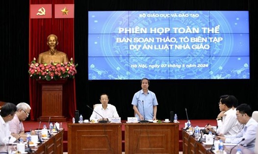 Bộ trưởng Bộ GDĐT Nguyễn Kim Sơn phát biểu kết luận phiên họp. Ảnh: Xuân Phú