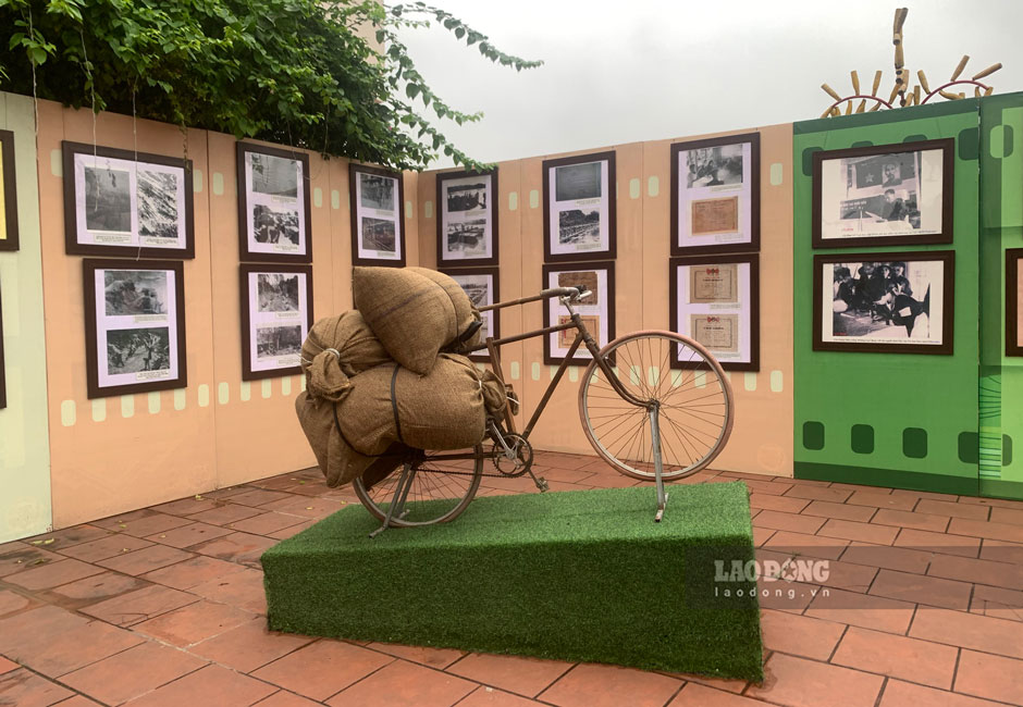 Chiếc xe đạp thồ được sử dụng trong Chiến dịch Điện Biên Phủ được trưng bày tại Bảo tàng tỉnh Yên Bái. Ảnh: Hồng Nguyên