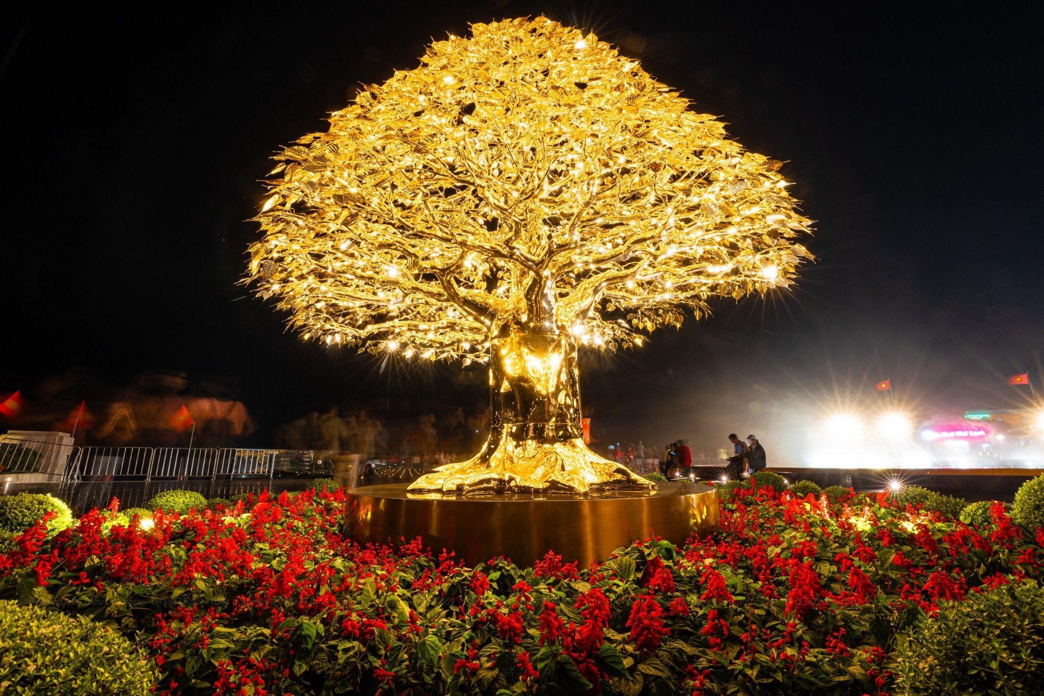 Cây bồ đề vàng đặt trang trọng tại quảng trường Tây Bổ Đà Sơn. Ảnh: Sun World Ba Den Mountain