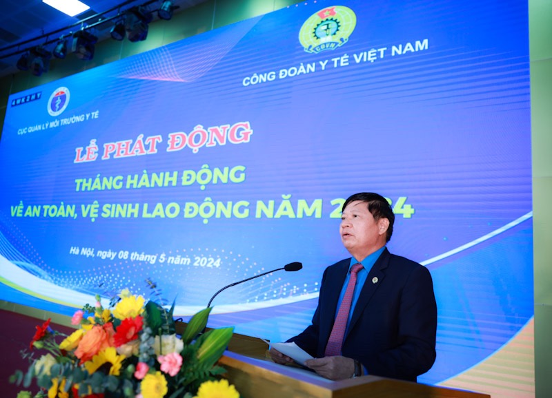 Phó Chủ tịch Tổng Liên đoàn Lao động Việt Nam Phan Văn Anh phát biểu tại buổi lễ. Ảnh: Hải Nguyễn 