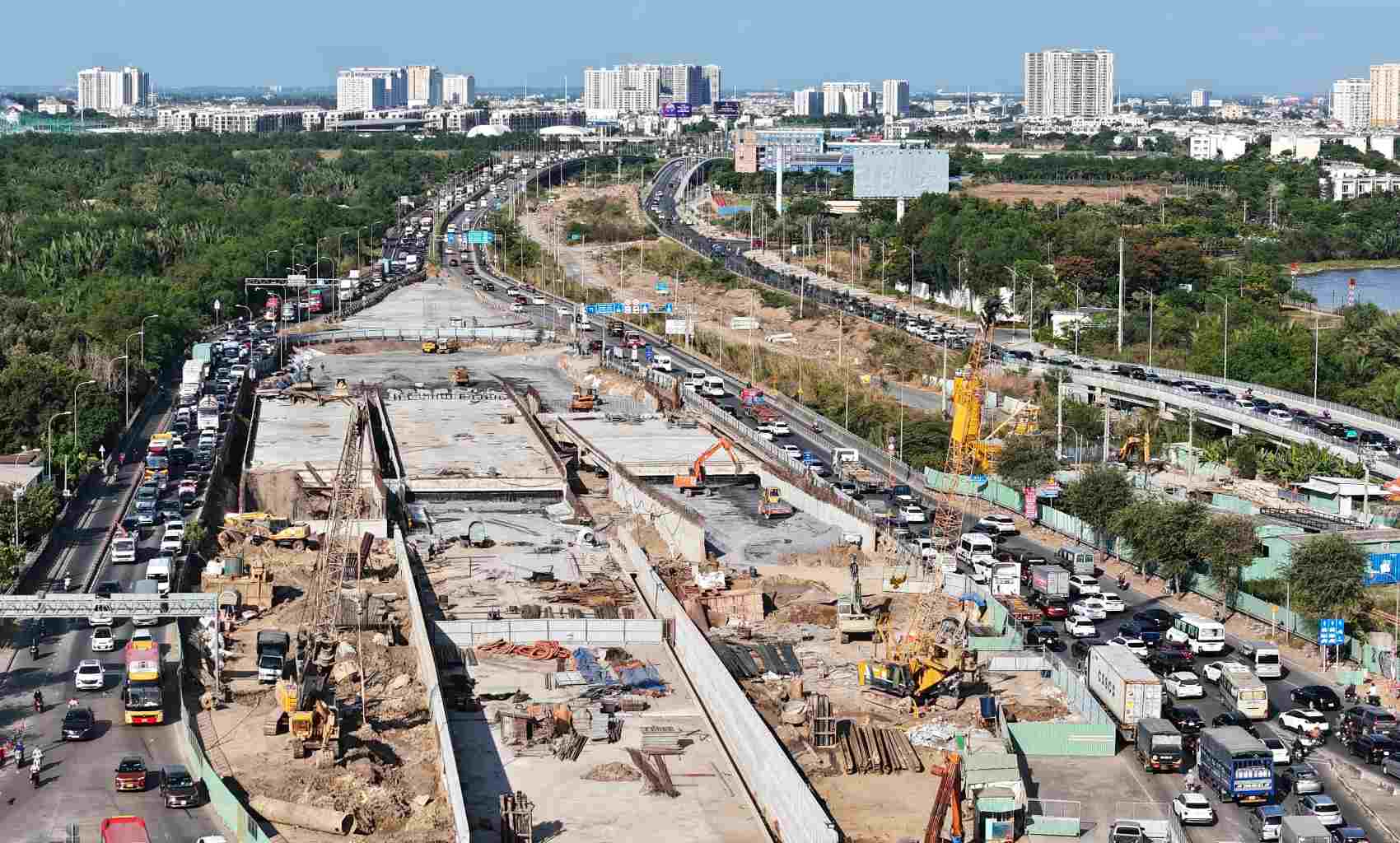 Cầu Bà Dạt và hầm chui thuộc dự án nút giao An Phú (TP Thủ Đức).  Ảnh: Minh Quân