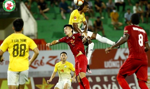 Bình Định (áo vàng) có chiến thắng thuyết phục 2-0 trước Hồng Lĩnh Hà Tĩnh ở vòng 17 V.League. Ảnh: CLB Bình Định