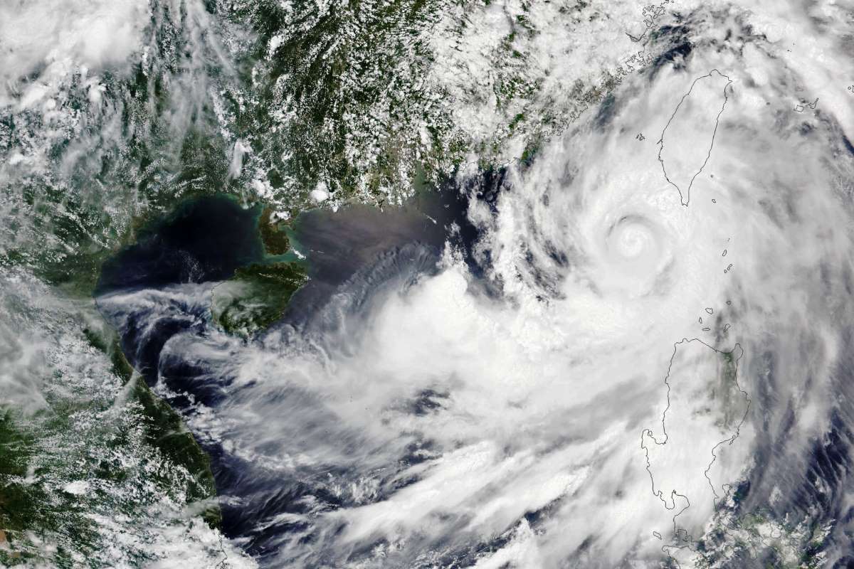 Bão Doksuri trong mùa bão tây bắc Thái Bình Dương năm 2023. Ảnh: NASA