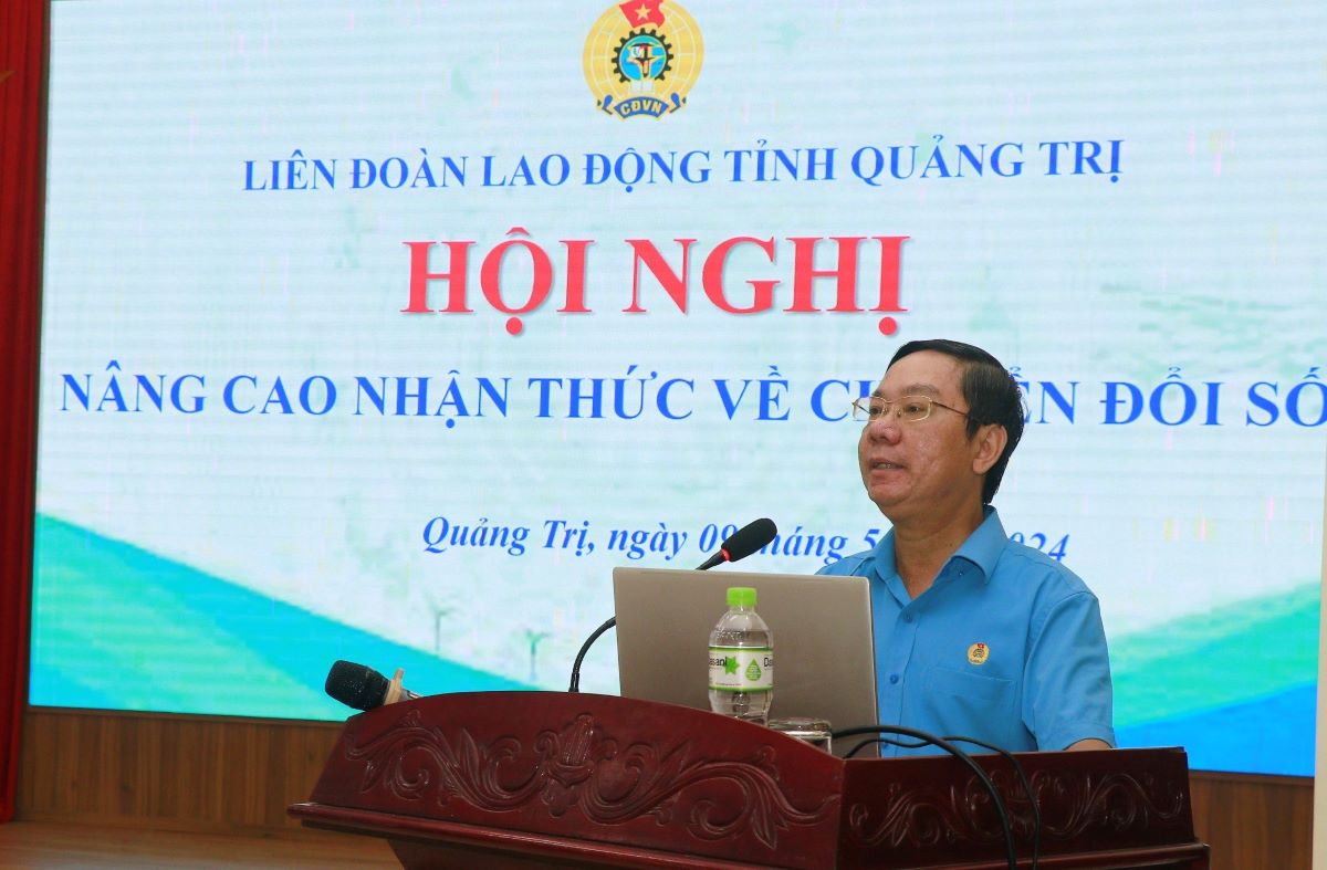 Ông Nguyễn Thế Lập, Tỉnh ủy viên, Chủ tịch LĐLĐ tỉnh Quảng Trị phát biểu tại hội nghị. Ảnh: Trần Diễm.