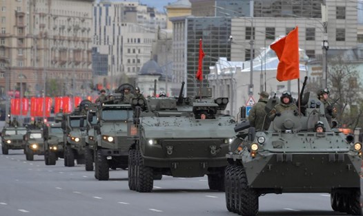 Nga duyệt binh kỷ niệm 79 năm Ngày Chiến thắng tại Quảng trường Đỏ. Ảnh: Xinhua