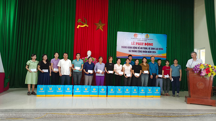 LĐLĐ huyện Như Xuân vừa tổ chức lễ phát động “Tháng Công nhân” năm 2024. Ảnh: Đoàn Lưu