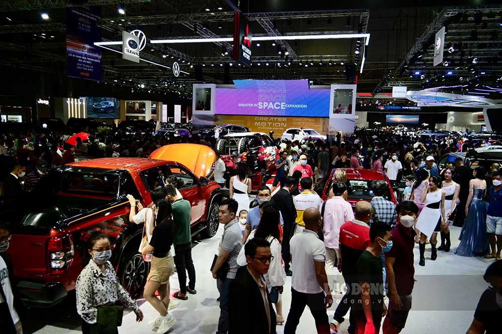 Vietnam Motor Show luôn nhận nhiều sự quan tâm từ nhũng người yêu xe tại Việt Nam. Ảnh: Anh Tú