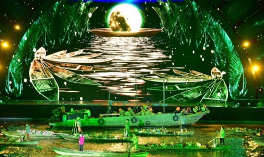 Chương trình nghệ thuật Dòng sông kể chuyện tại Lễ hội sông nước TPHCM năm 2023. Ảnh: Như Quỳnh