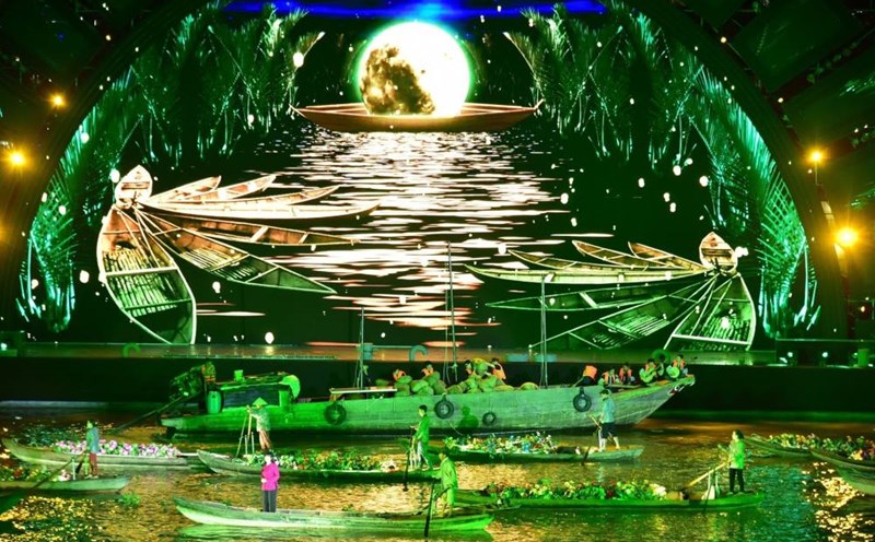 Chương trình nghệ thuật Dòng sông kể chuyện tại Lễ hội sông nước TPHCM năm 2023. Ảnh: Như Quỳnh