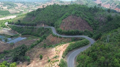 QL19D theo hướng ra QL14 qua Kon Tum. Ảnh: Thanh Tuấn 