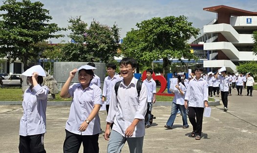 Sáng ngày 1.6, hơn 12.400 thí sinh tại Ninh Bình đã bước vào môn thi đầu tiên của Kỳ thi tuyển sinh vào lớp 10 THPT năm học 2024 - 2025. Ảnh: Nguyễn Trường