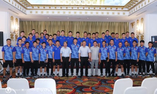 Lãnh đạo VFF gặp mặt đội tuyển Việt Nam. Ảnh: VFF