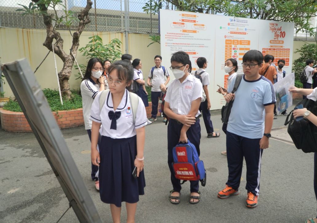 Thí sinh dự thi vào lớp 10 Trường Phổ thông Năng khiếu - Đại học Quốc gia TPHCM năm học 2024-2025. Ảnh: Chân Phúc